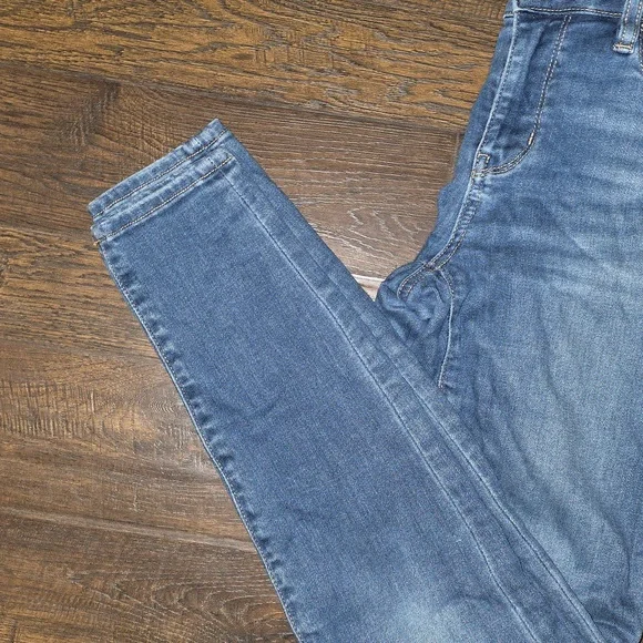 American Eagle High Rise Jegging Size 4 - Picture 6 of 8